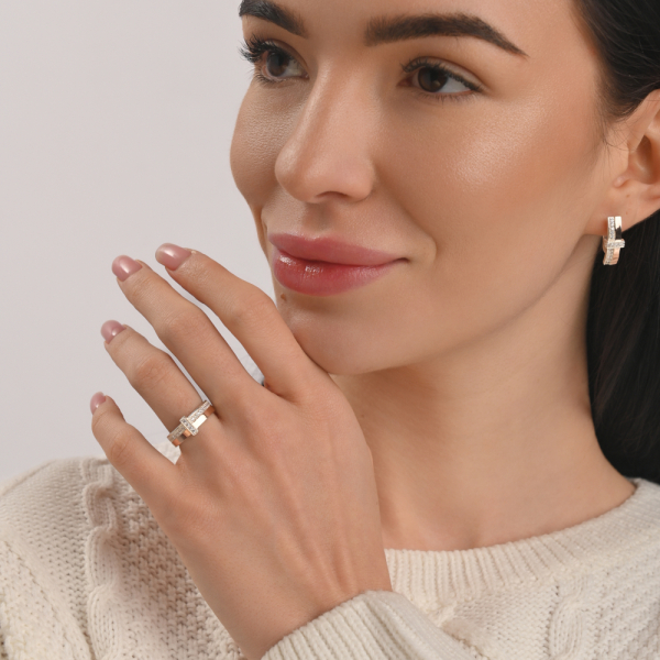 Каблучка срібна з золотими вставками і фіанітами