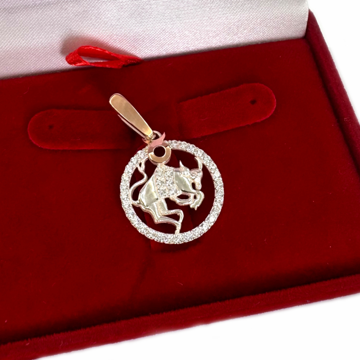 Підвіска знак зодіаку "Телець" срібна з пластинами золота