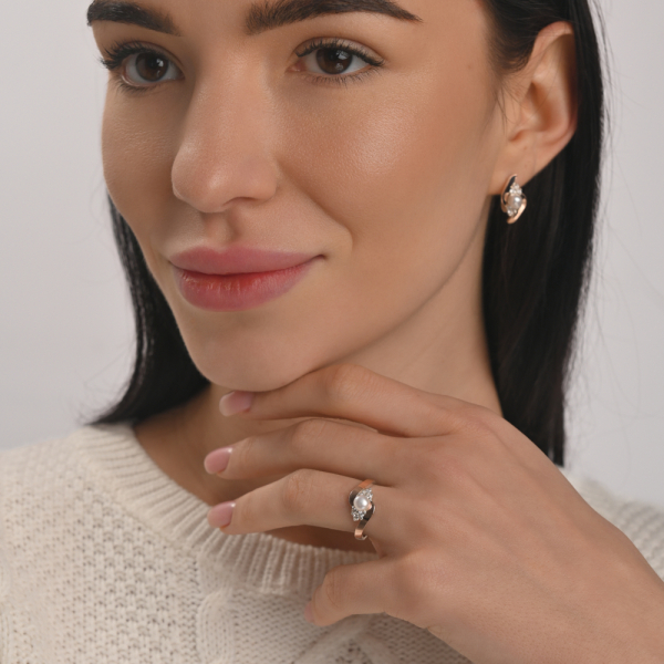 Каблучка срібна з жемчугом