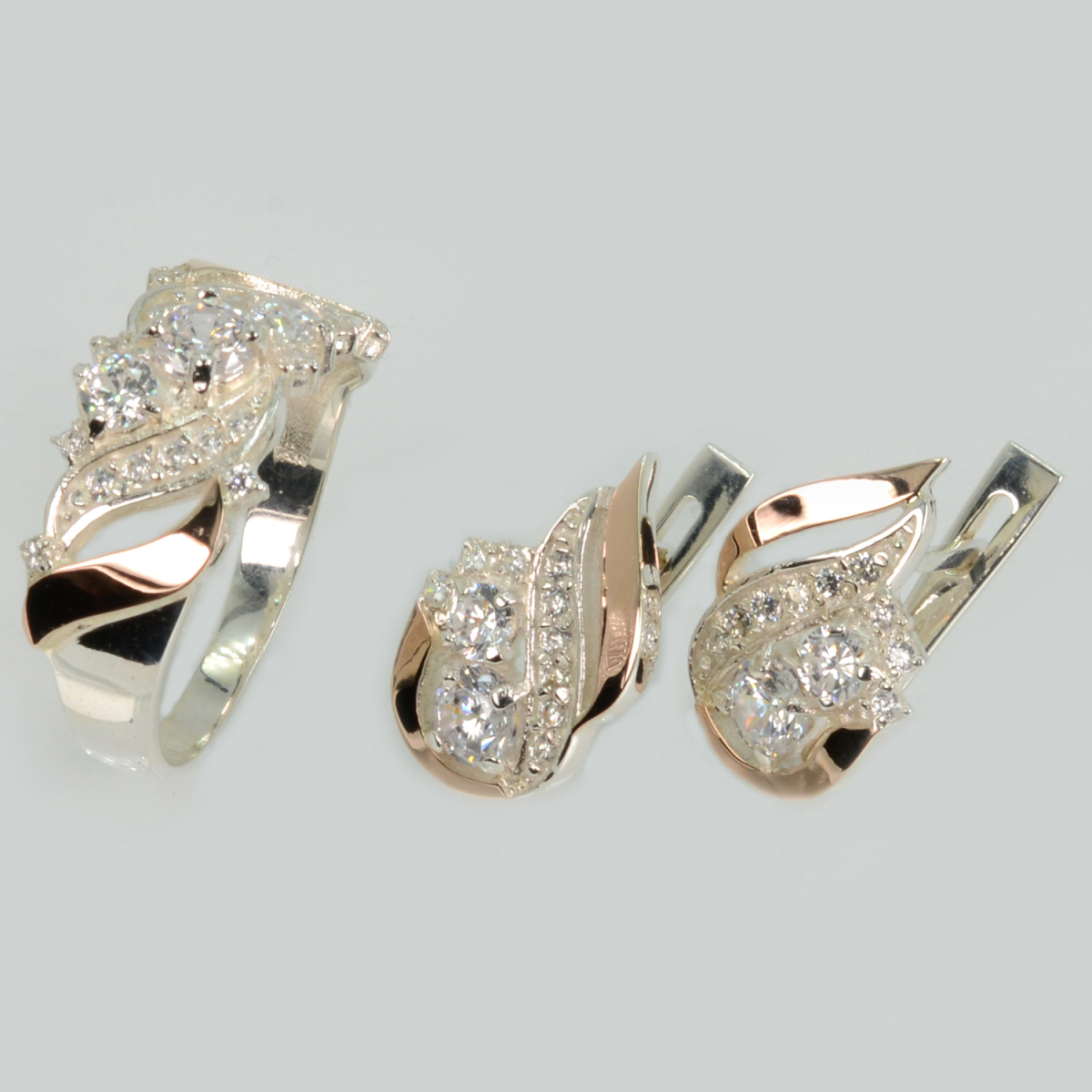 Срібний набір з золотими пластинами