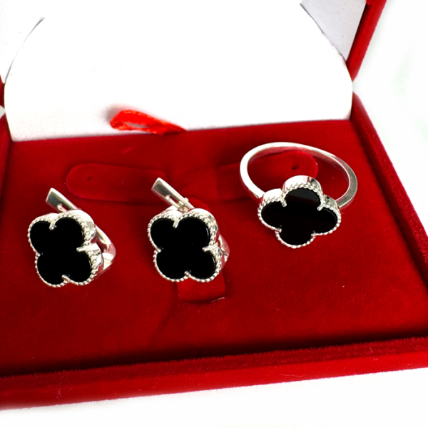 Срібний набір з конюшиною