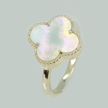 Серебряное кольцо с клевером