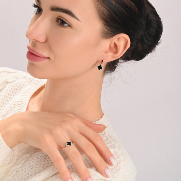 Серебряное кольцо с клевером и золотыми вставками