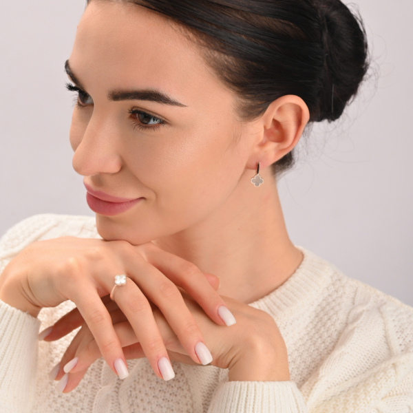 Серебряное кольцо с клевером и золотыми вставками