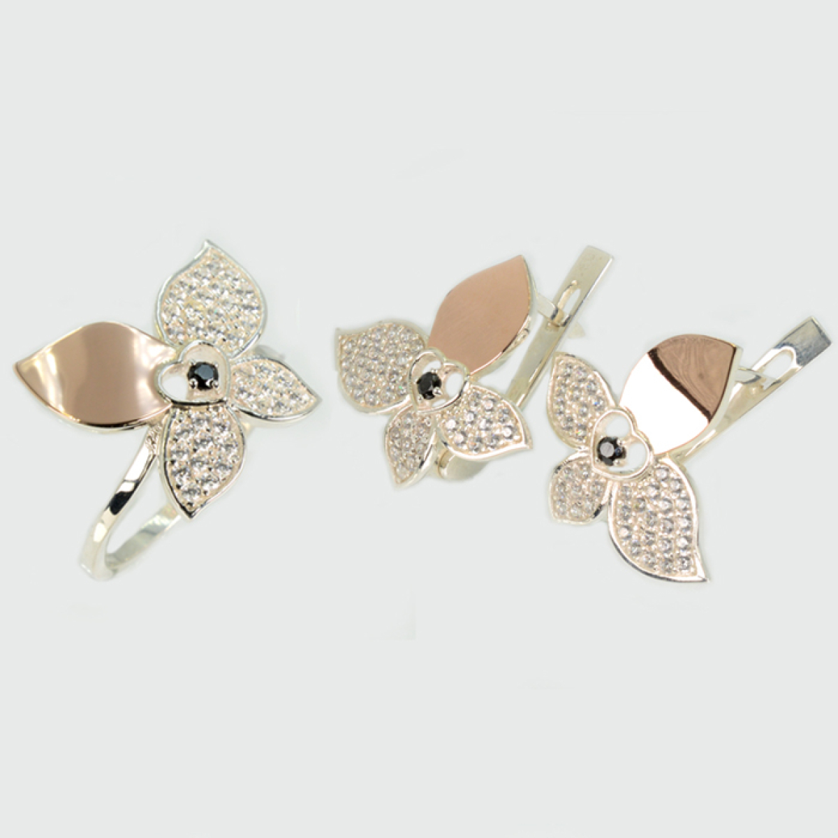 Срібний набір з золотими пластинами