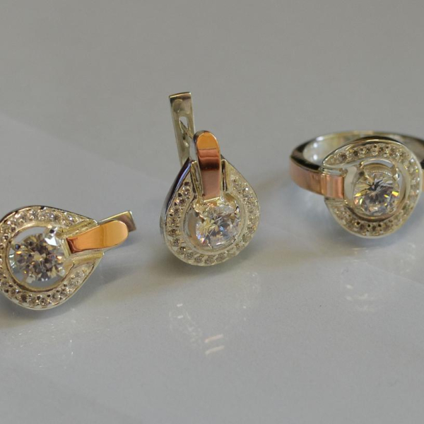 Срібний комплект з золотими вставками