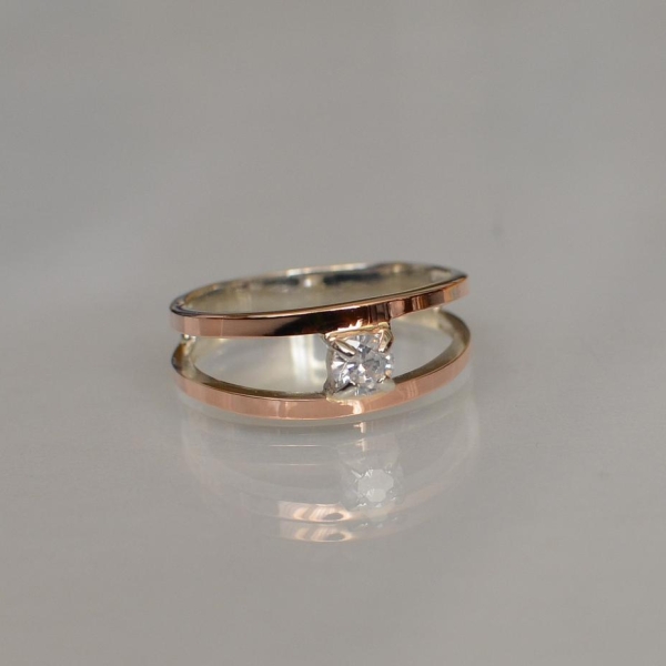 Срібна каблучка з пластинами із золота