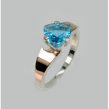 Серебряное кольцо с золотыми вставками