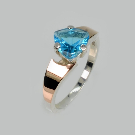 Срібна каблучка з золотими вставками