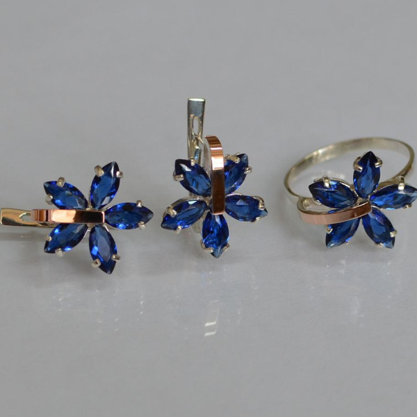 Срібний гарнітур із золотими вставками