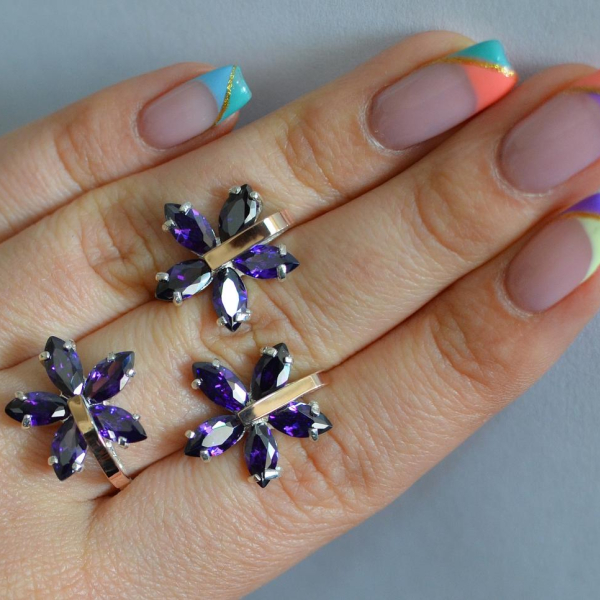 Срібний гарнітур із золотими вставками