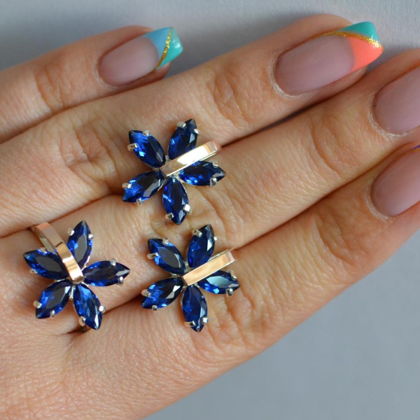 Срібний гарнітур із золотими вставками