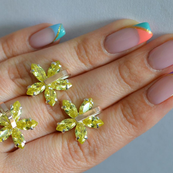 Срібний гарнітур із золотими вставками