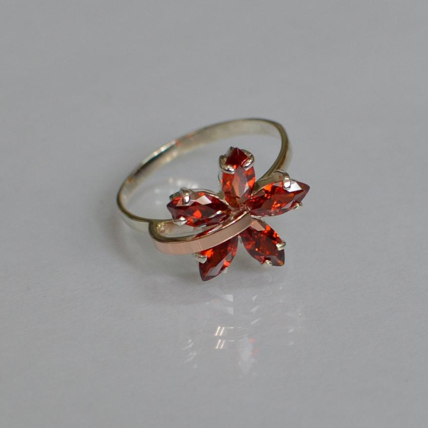 Срібна каблучка з золотими пластинами