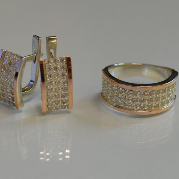 Срібний гарнітур з золотими напайками