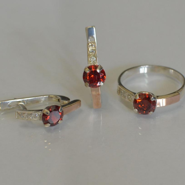 Срібний комплект з золотими пластинами