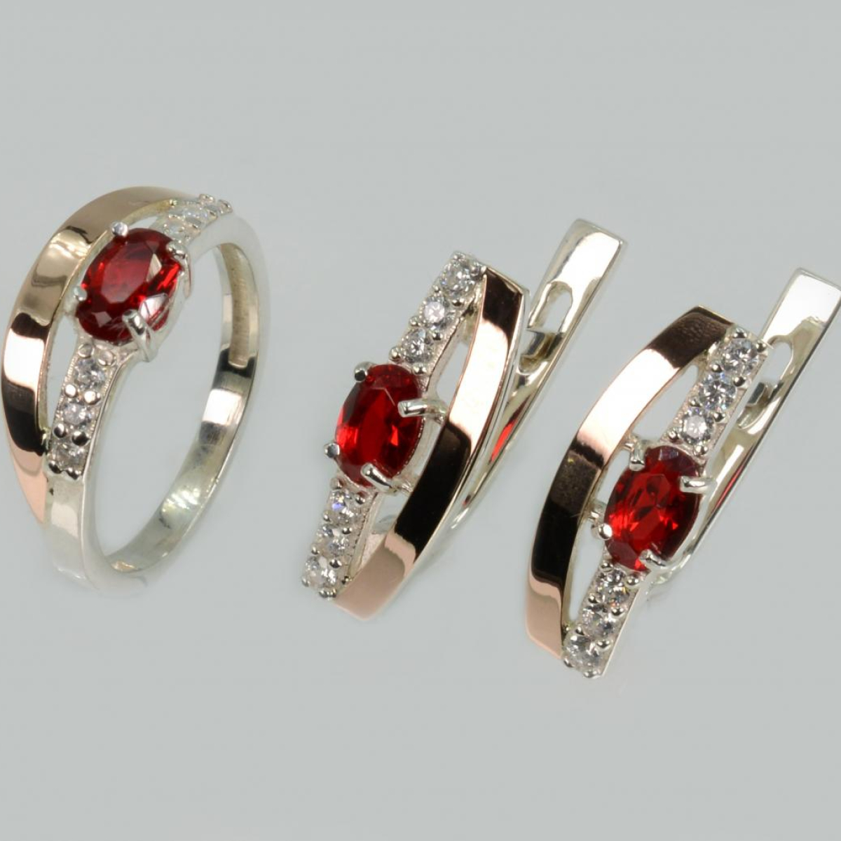 Срібний набір з золотими вставками