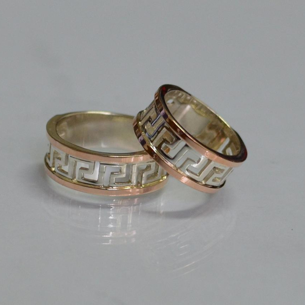 Срібна каблучка з напайками із золота