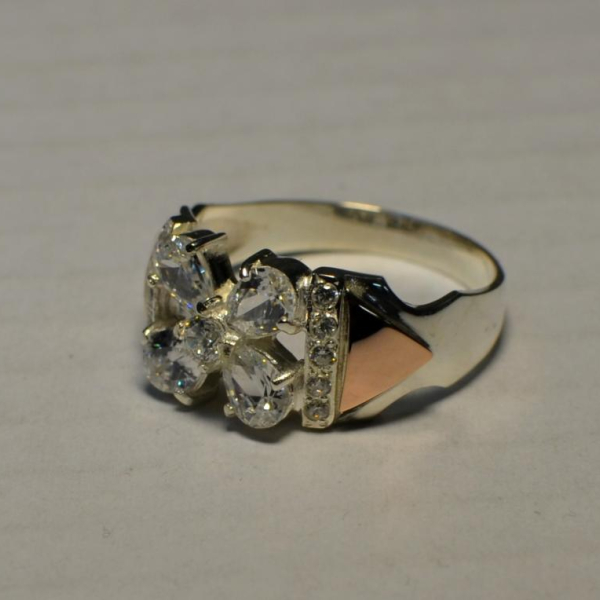 Срібна каблучка  с напайками из золота