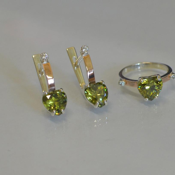 Срібний гарнітур з золотими напайками