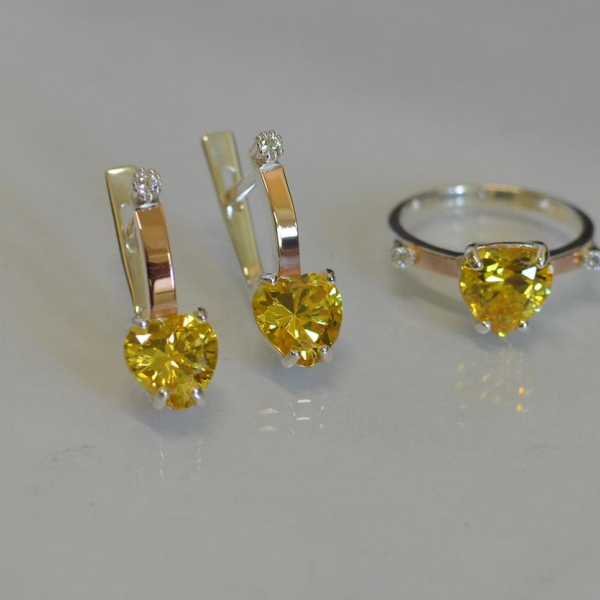 Срібний гарнітур з золотими напайками