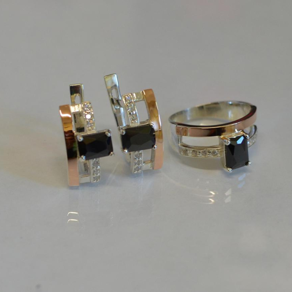 Срібний гарнітур з золотими напайками