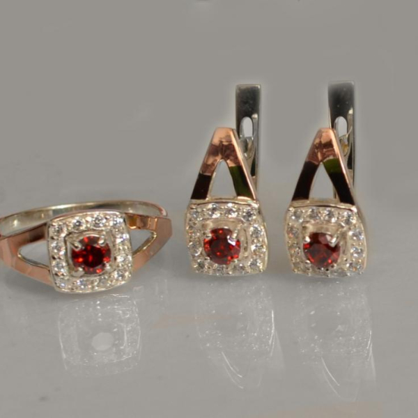 Срібний гарнітур з золотими пластинами