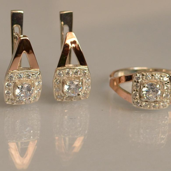 Срібний гарнітур з золотими пластинами