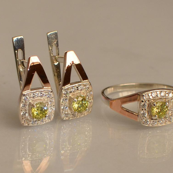 Срібний гарнітур з золотими пластинами