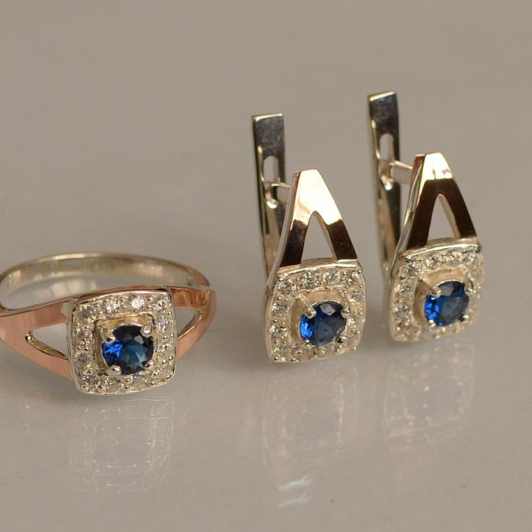 Срібний гарнітур з золотими пластинами