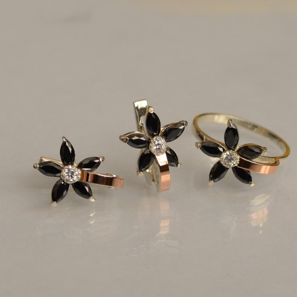 Срібний набір з золотими напайками