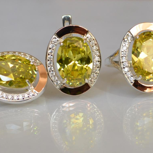 Срібний гарнітур зі вставками з золота