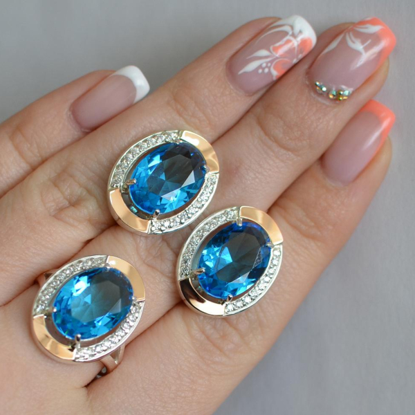 Срібний гарнітур зі вставками з золота