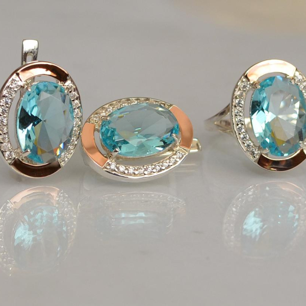 Срібний гарнітур зі вставками з золота