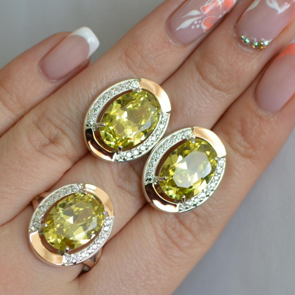 Срібний гарнітур зі вставками з золота