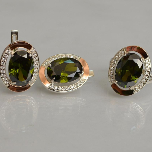 Срібний гарнітур зі вставками з золота