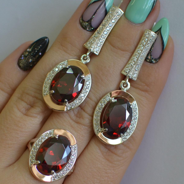 Срібний комплект з золотими пластинами