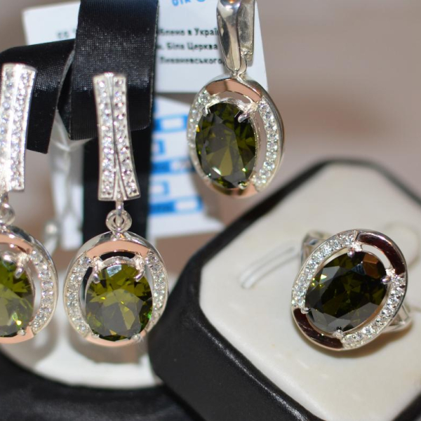 Срібний комплект з золотими пластинами