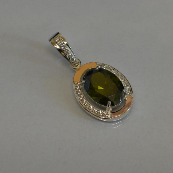 Серебряная подвеска со вставками из золота