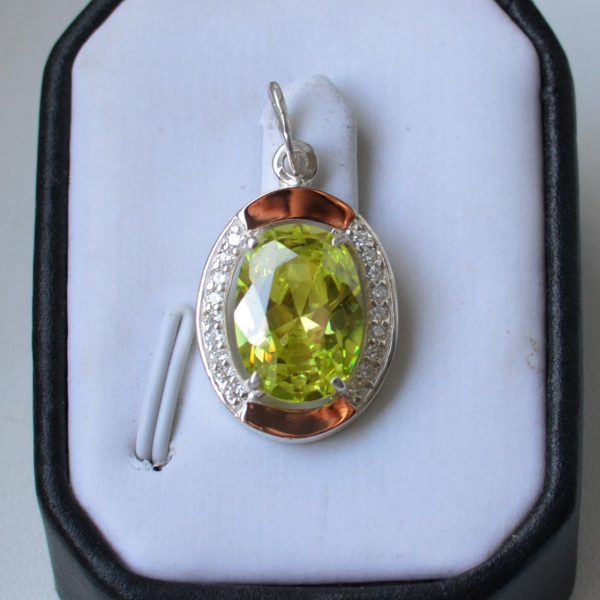 Серебряная подвеска со вставками из золота