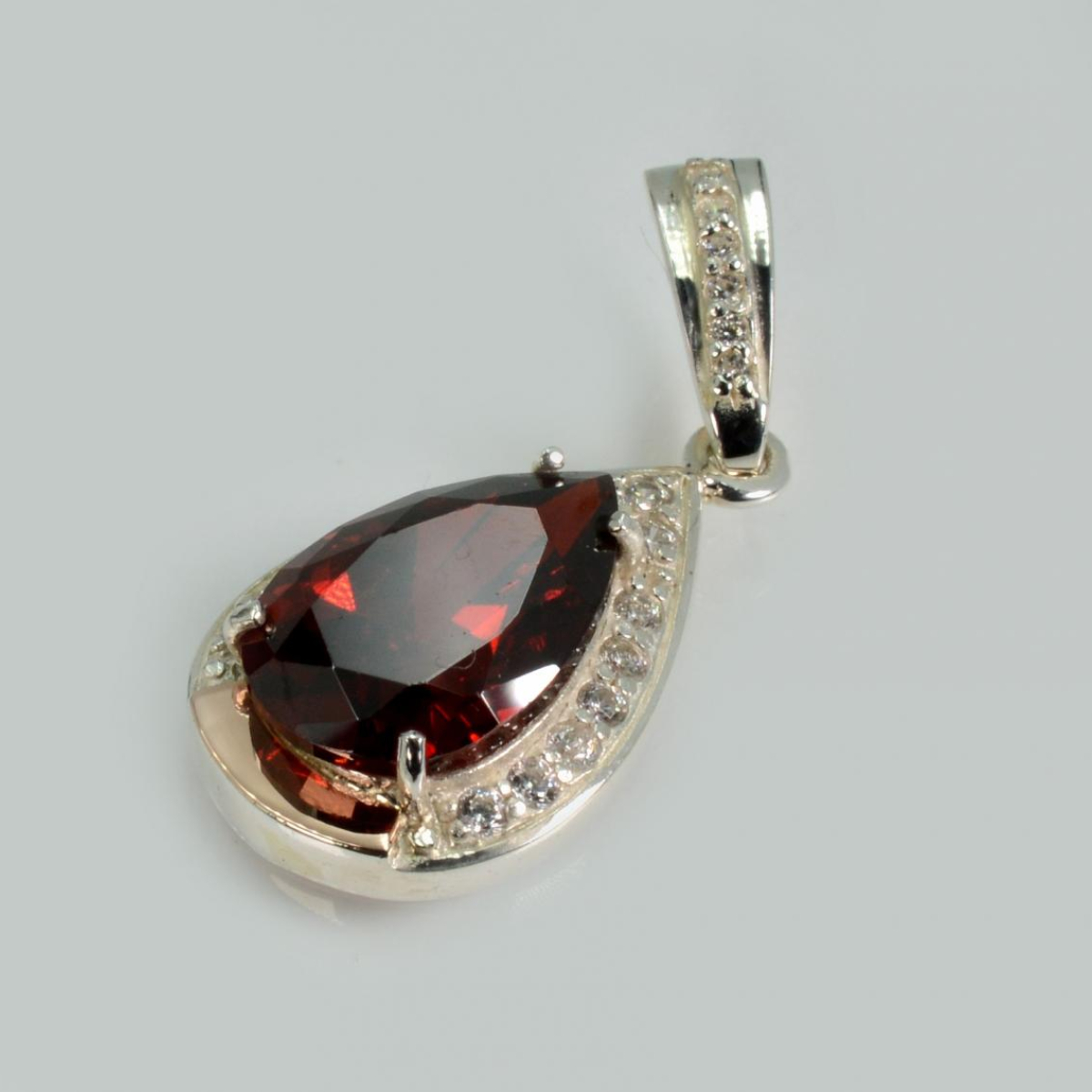 Серебряная подвеска с золотыми пластинами