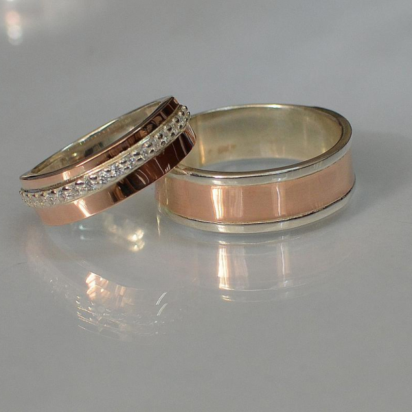 Пара обручок