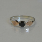 Срібна каблучка  зі вставками з золота