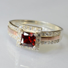 Серебряное кольцо с золотыми вставками