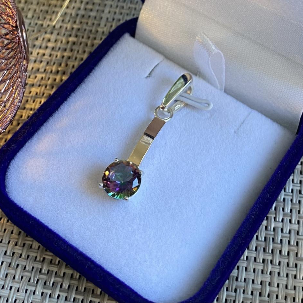 Срібна підвіска з пластинами золота