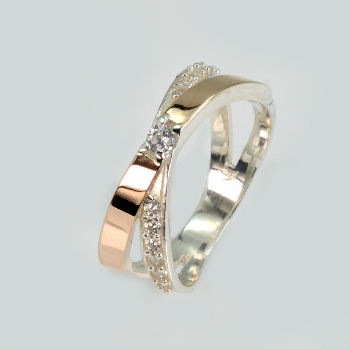 Серебряное кольцо со вставками из золота