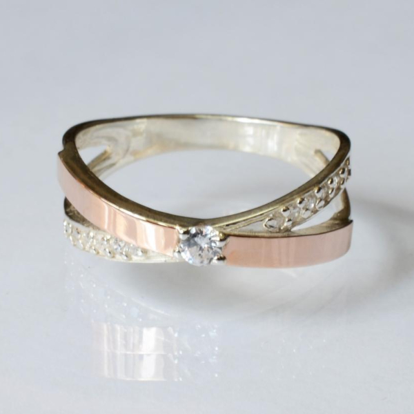 Серебряное кольцо со вставками из золота