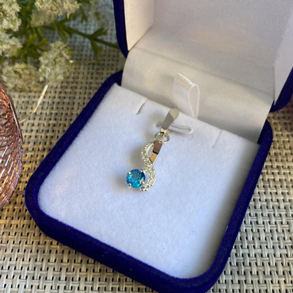 Серебряная подвеска с золотими вставками