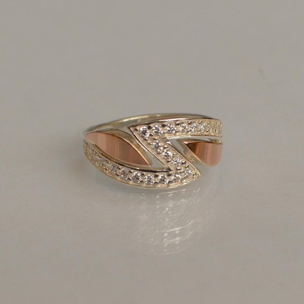 Срібна каблучка з накладками з золота