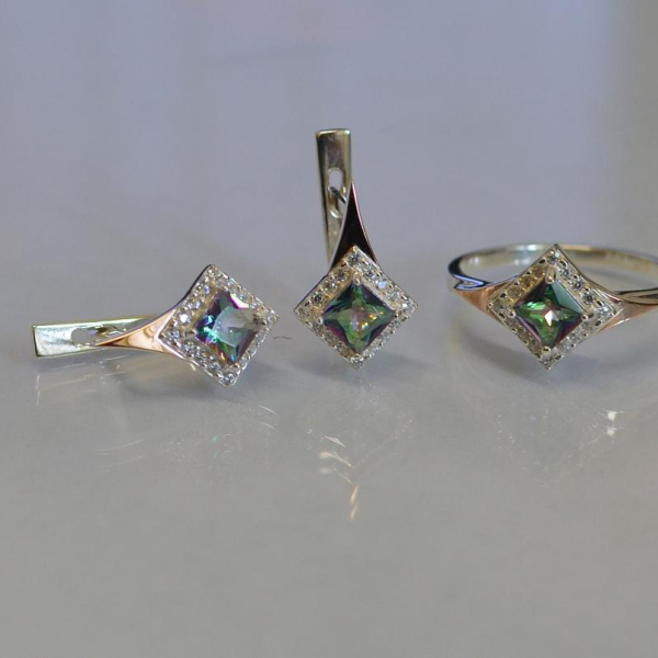 Срібний комплект з золотими вставками